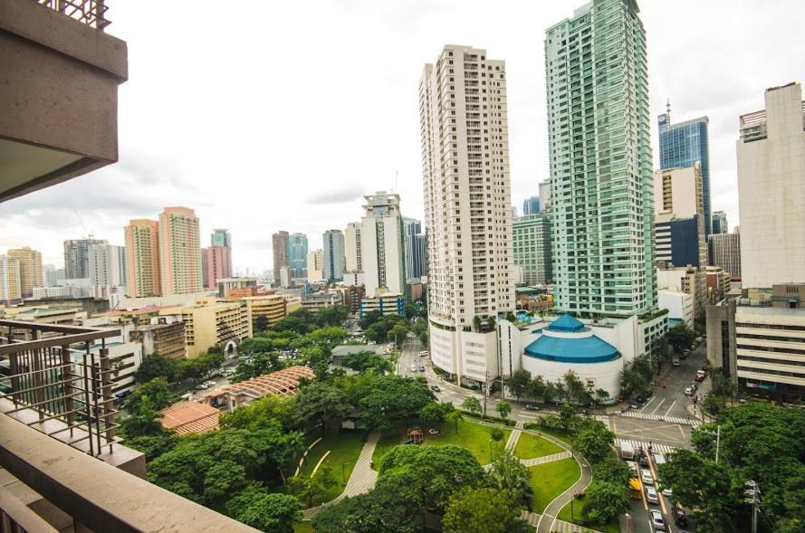 Kl Tower Makati By Ph Staycation Apartment Manila