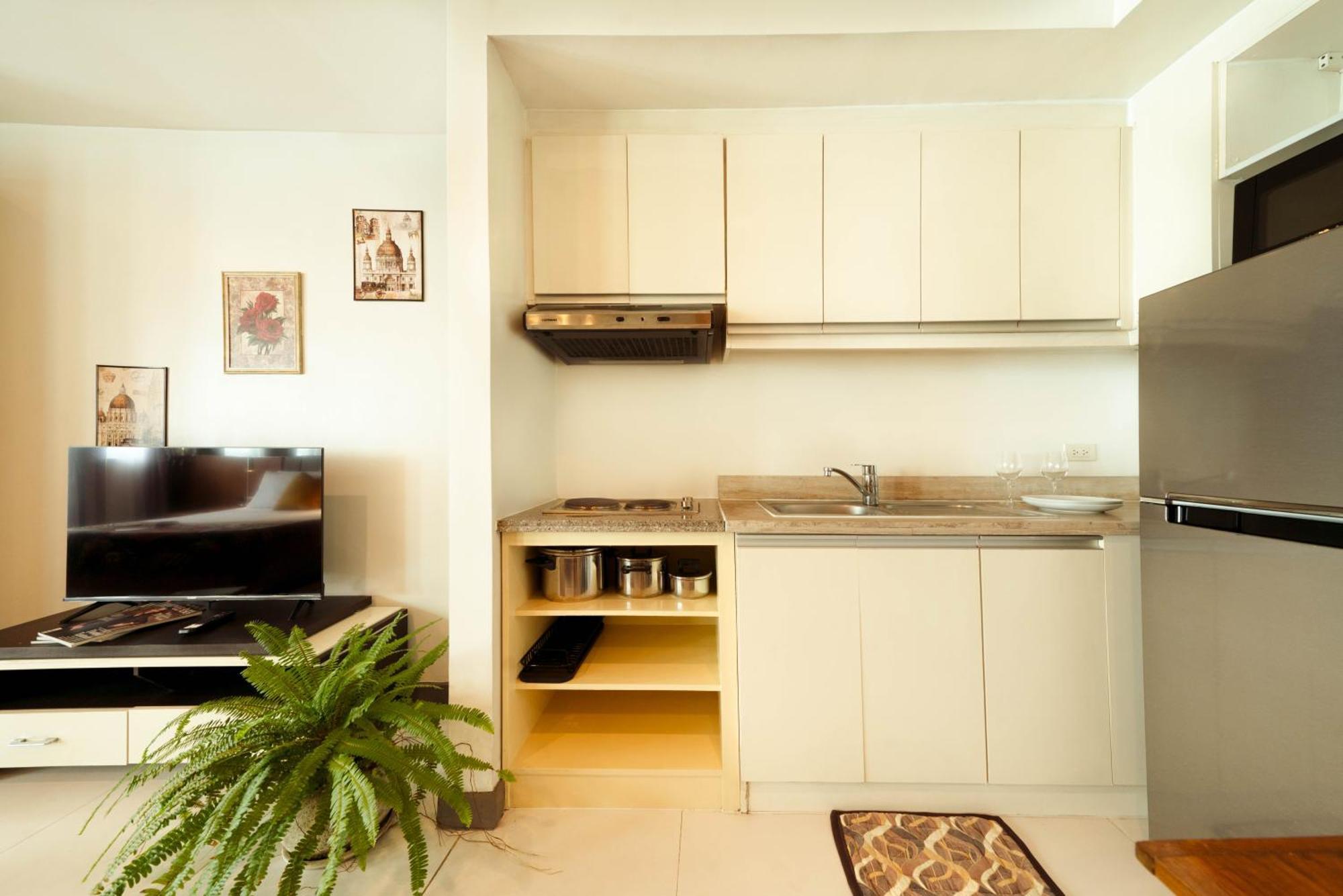 Kl Tower Makati By Ph Staycation Apartment *