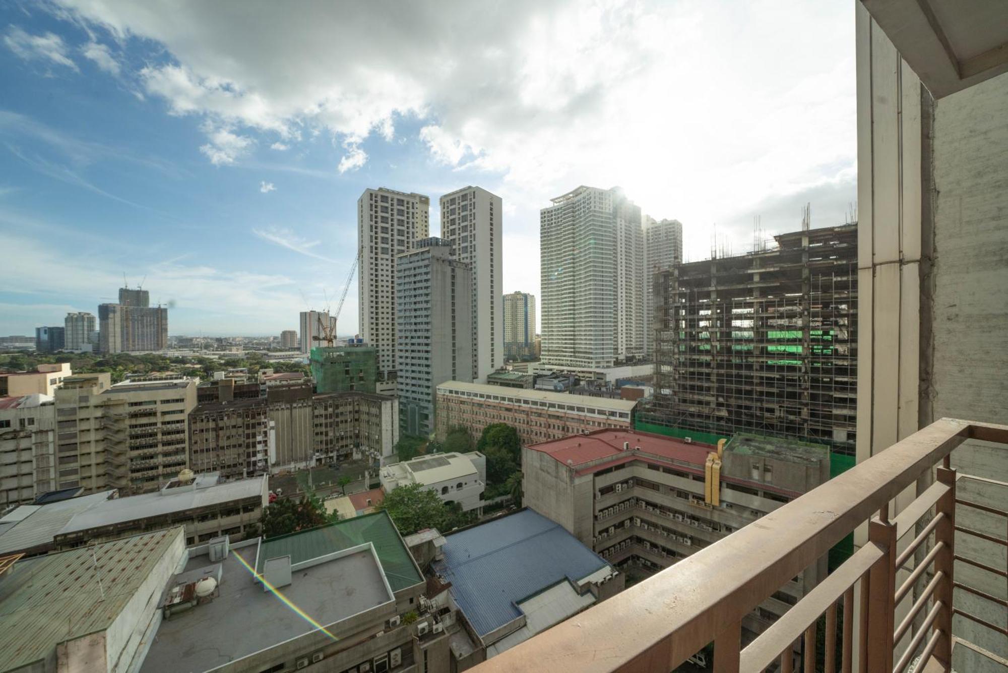 Kl Tower Makati By Ph Staycation Apartment *